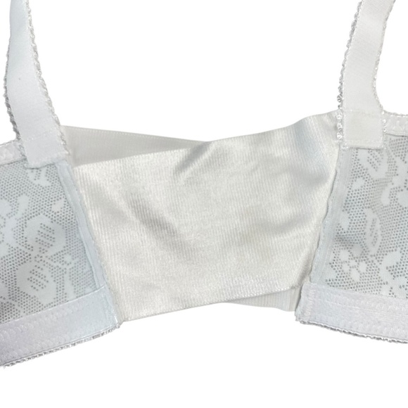 PLAYTEX 18 Hour Front-Close Wireless Bra with Flex Back 38D in White - Picture 5 of 7